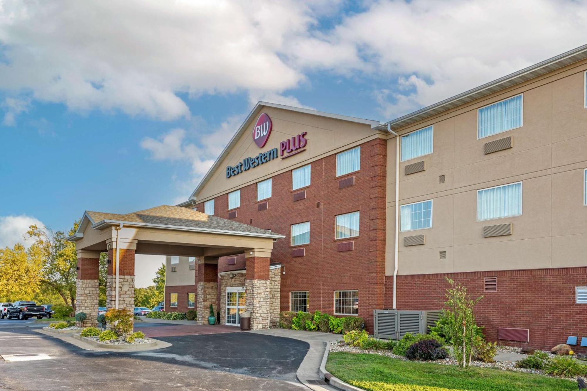 Western Capital 3*